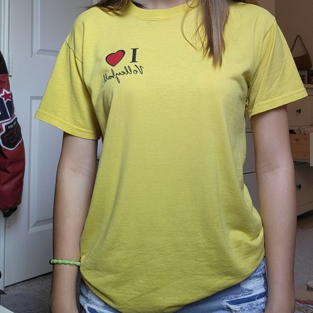 Jerzees Size Small Tshirt. Color Yellow.